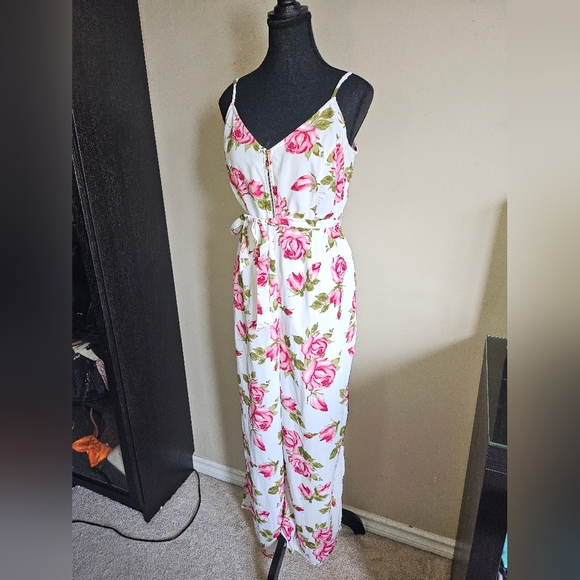 New + Tag Guess Womens Size Large Pink Roses Flower Pant White Jumpsuit Romper - Picture 5 of 9